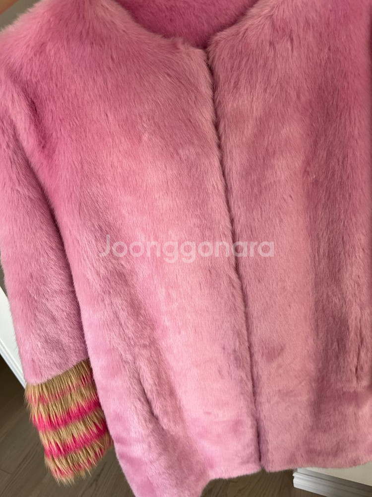 SJYP 핑크 퍼코트--1