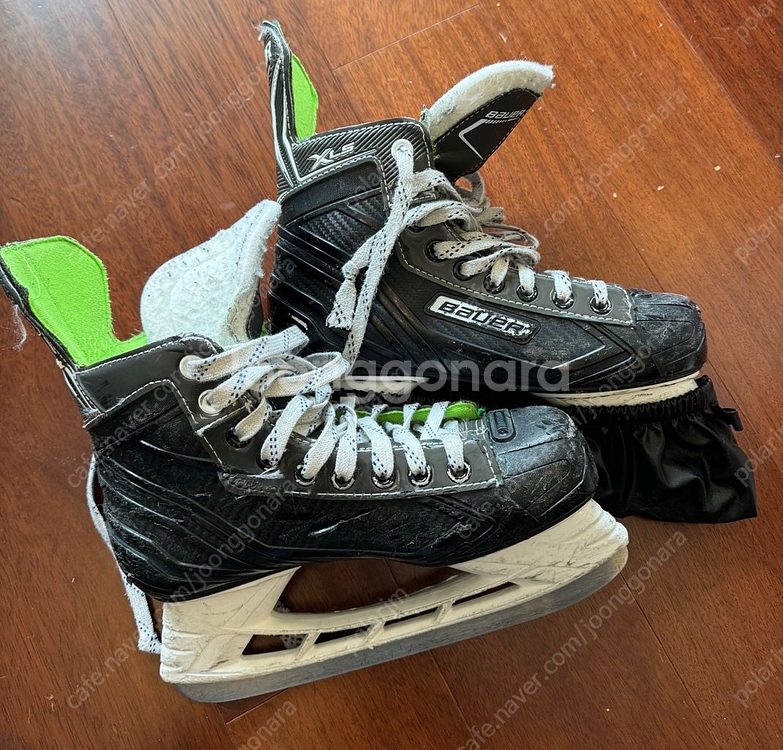 바우어 주니어 아이스하키 스케이트,장갑 11인치--0