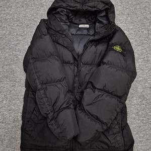 스톤아일랜드 24FW 클링클랩스 후드 L 패딩