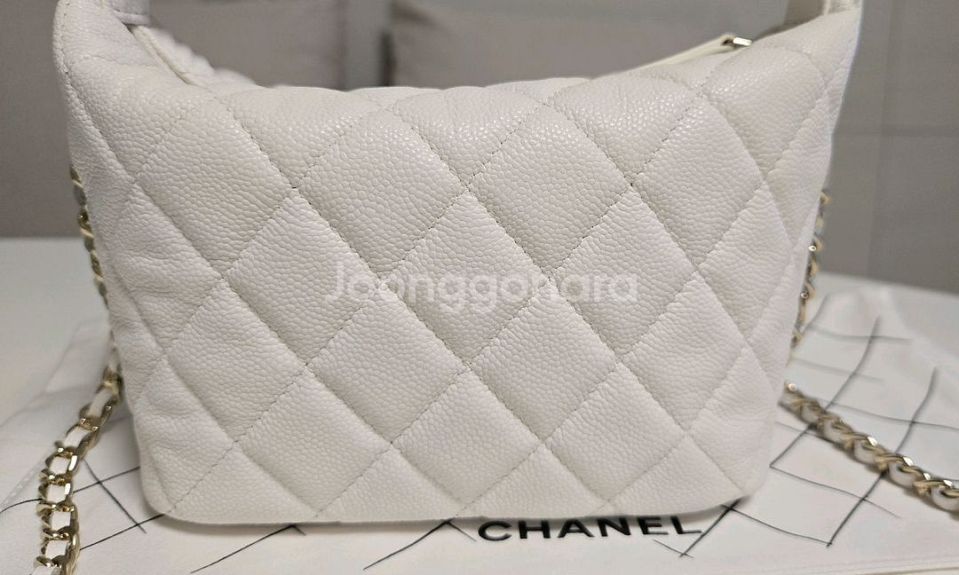 샤넬 화이트 미니 호보백--1