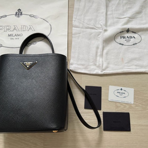 프라다 파니에사피아노 미듐백