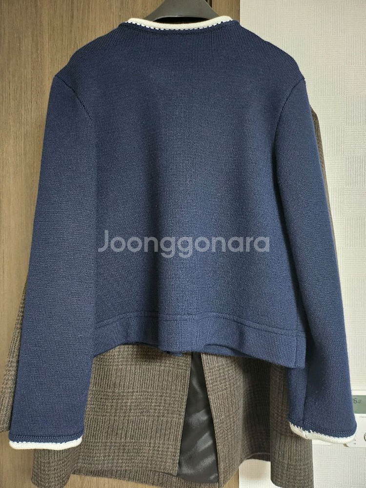 2024 마쥬 배색 트리밍 가디건 38--3