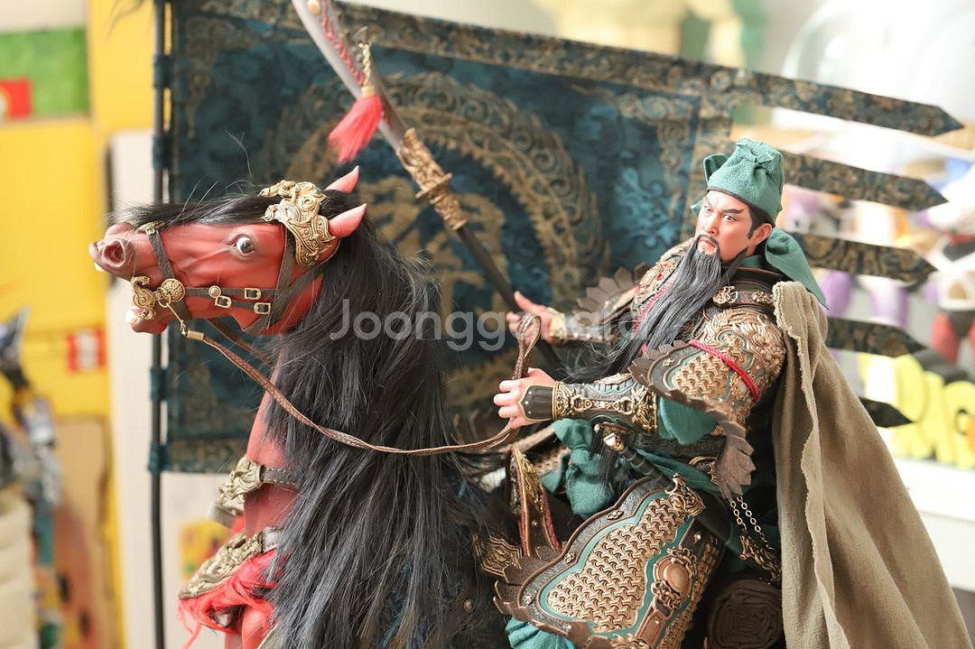 인플레임토이즈 관우 & 적토마 합본팝니다.--2