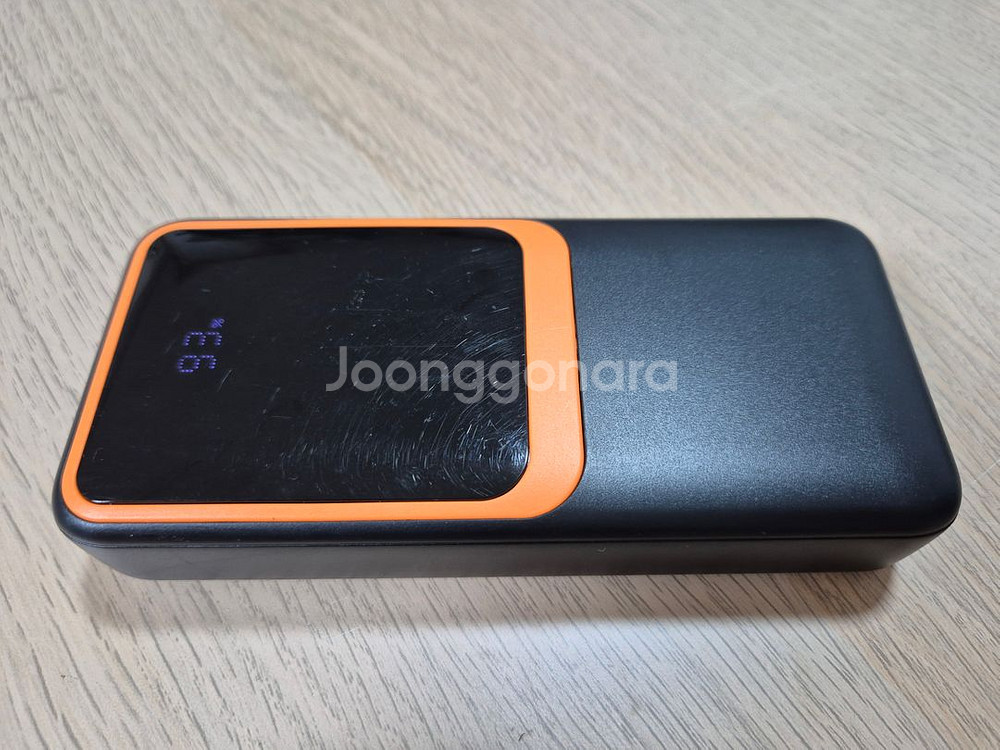대용량 및 고속충전 보조배터리 판매합니다.--2