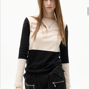 라티젠 LK COLOR BLOCK T-SHIRT 블랙