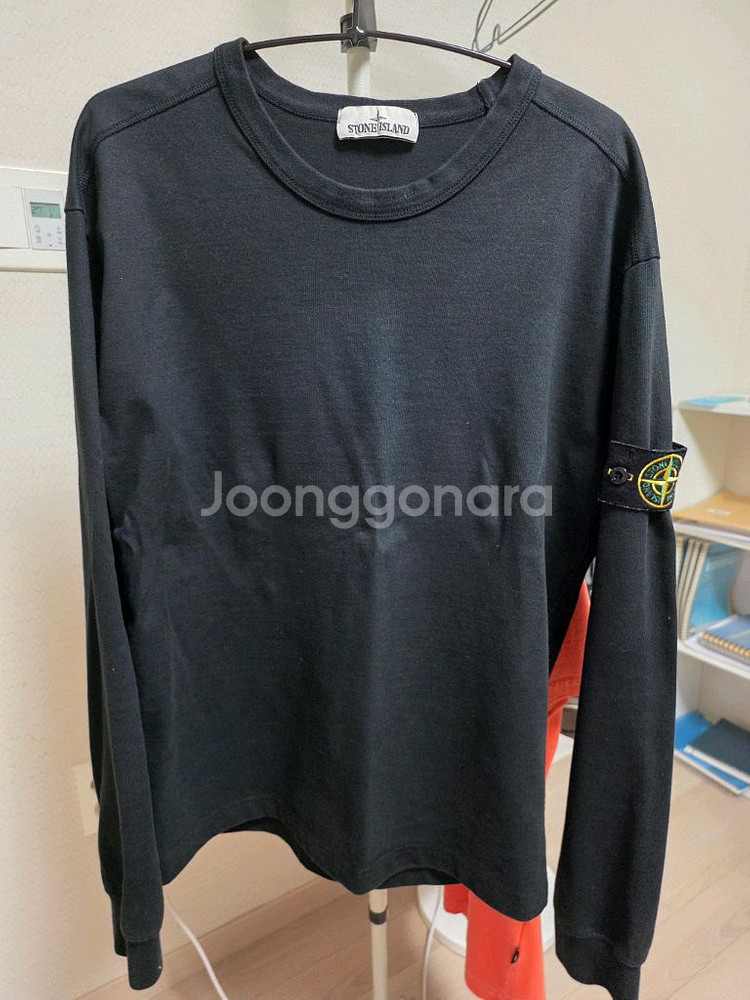 스톤아일랜드 롱슬리브 블랙 105 슬림핏 팜.--0