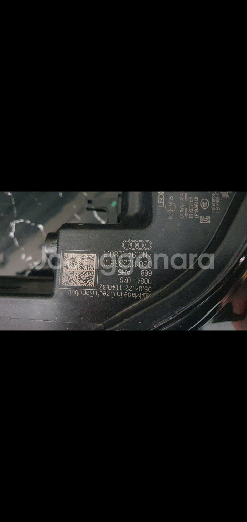 아우디 A8 D5 4n 후기형 헤드라이트--2