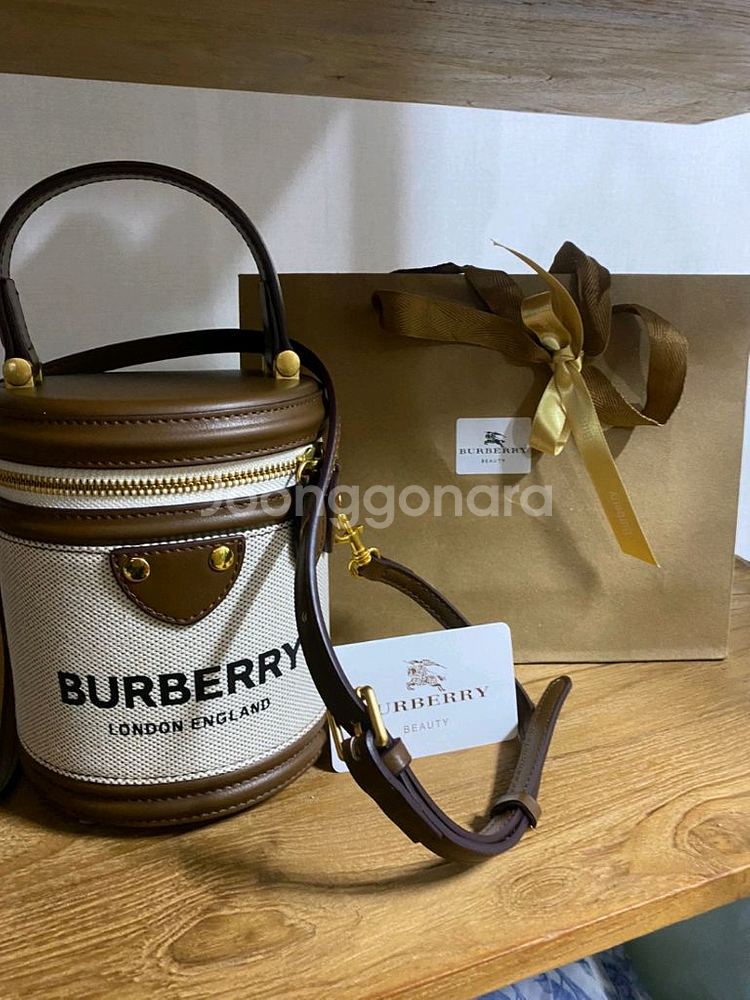 버버리뷰티 vip gift 캔버스원통백--0