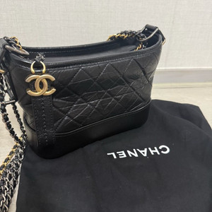 샤넬 가브리엘 호보 스몰 블랙 28번대