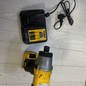 DCF815 디월트 임팩 드릴 12V max 충전기세트