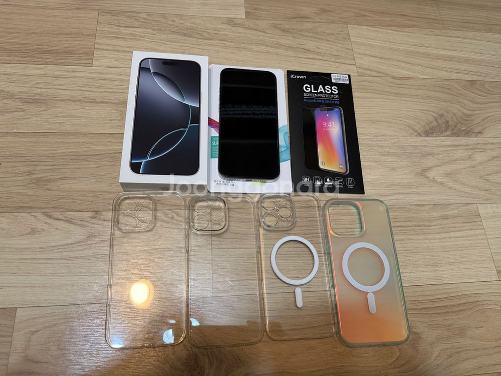 아이폰 16 프로맥스 화이트 256GB 팝니다.--3