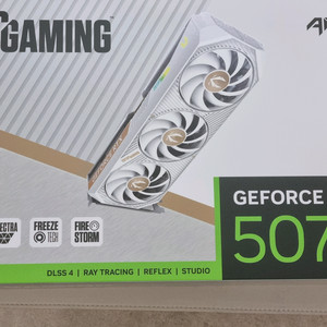 조텍 ZOTAC 5070 AMP 화이트 단순개봉 새제품