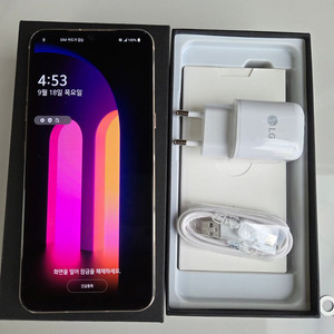 LG V60 -(화이트) 풀 박스 (사은품 포함)팝니다