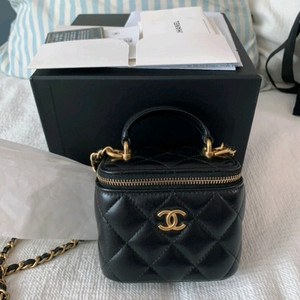 샤넬 베네티 탑핸들 램스킨 31번대