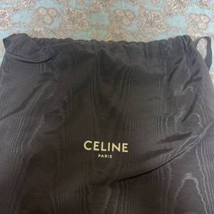 셀린느 타부백 새상품