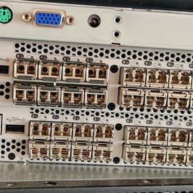 Brocade 300 8G SAN 스위치