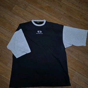 발렌시아가 유니티 3/4 티셔츠