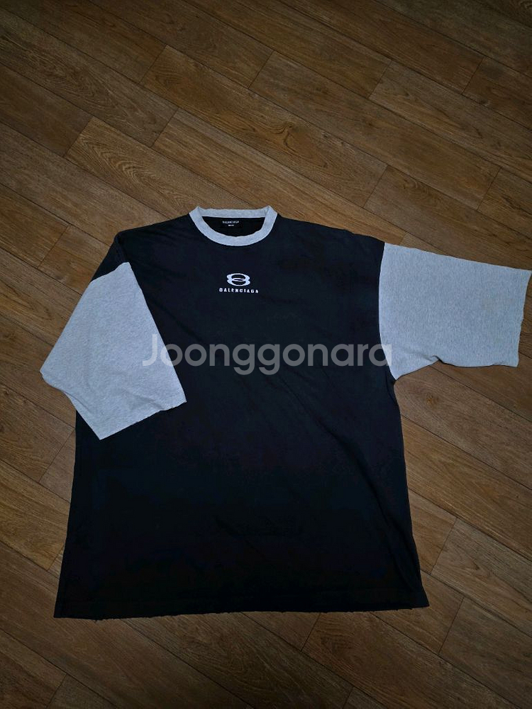 발렌시아가 유니티 3/4 티셔츠--5