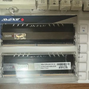 AVEXIR DDR4 16G 8Gx2