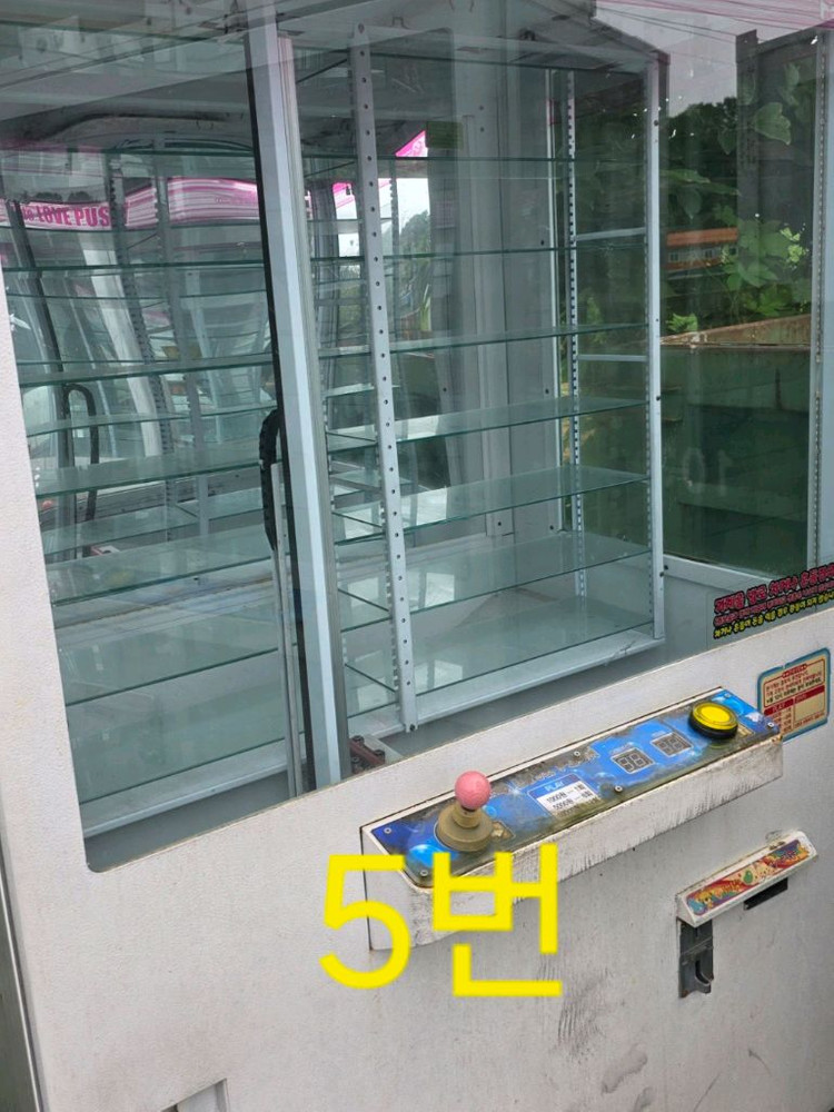 인형뽑기 기계 자이언트 푸쉬 판매합니다--4