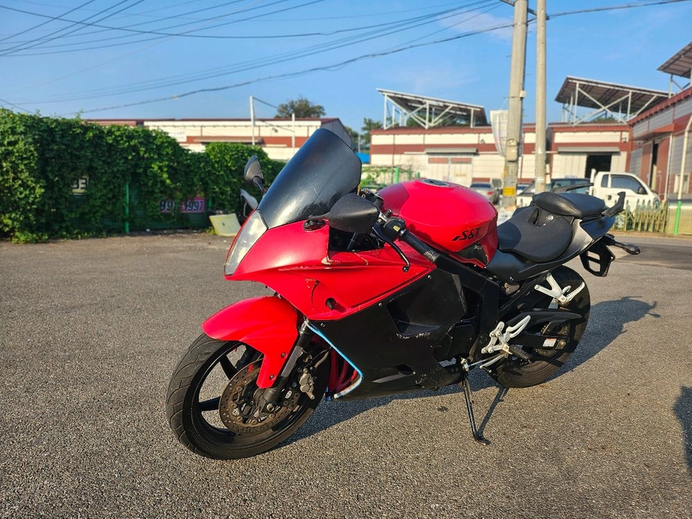 코멧250r / 14년식 / 2만키로 / 120만원 이미지
