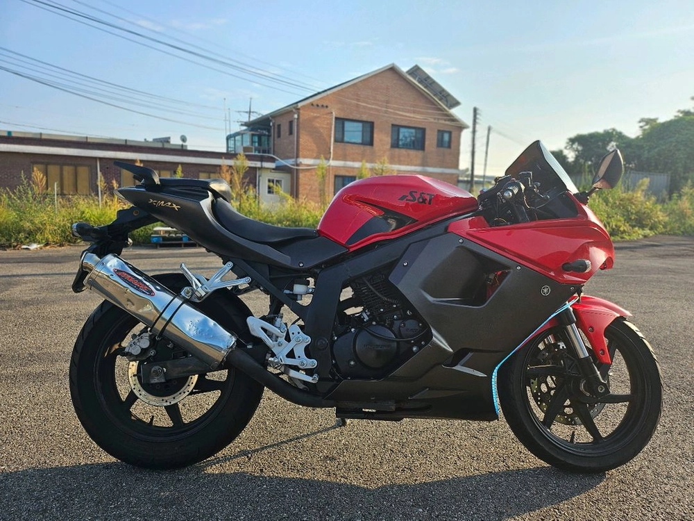 코멧250r / 14년식 / 2만키로 / 120만원 이미지