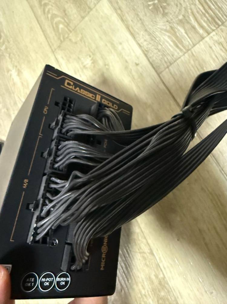 마이크로닉스 클래식iOS 1050W 80plus 골드--4