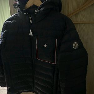 몽클레어 경량패딩 2사이즈 m