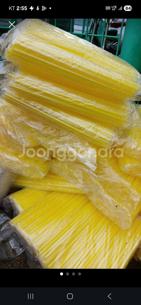 미개봉 노란색 커피 빨대 대량으로 판매합니다. 반절은--0