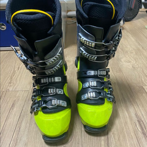 upz 알파인부츠 마슬이너