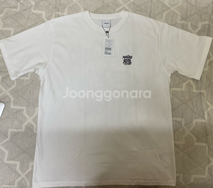 [M,L]새제품 마하그리드 백로고 프린팅 반팔 티셔츠--4