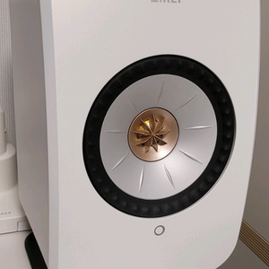 KEF LSX2 스피커(화이트)+P1데스크패드(블랙)