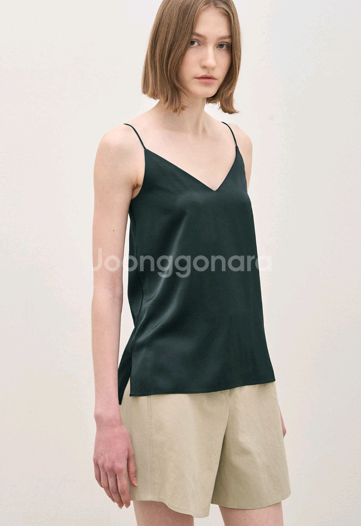 한섬 더캐시미어 브이넥 슬릿 슬리브리스 탑 82사이즈--8