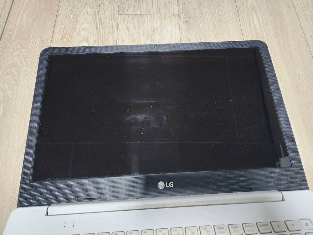 lg15u56 부품용 노트북 팝니다.--2