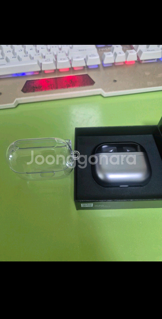 버즈3프로 실버 풀박스 판매합니다.--0