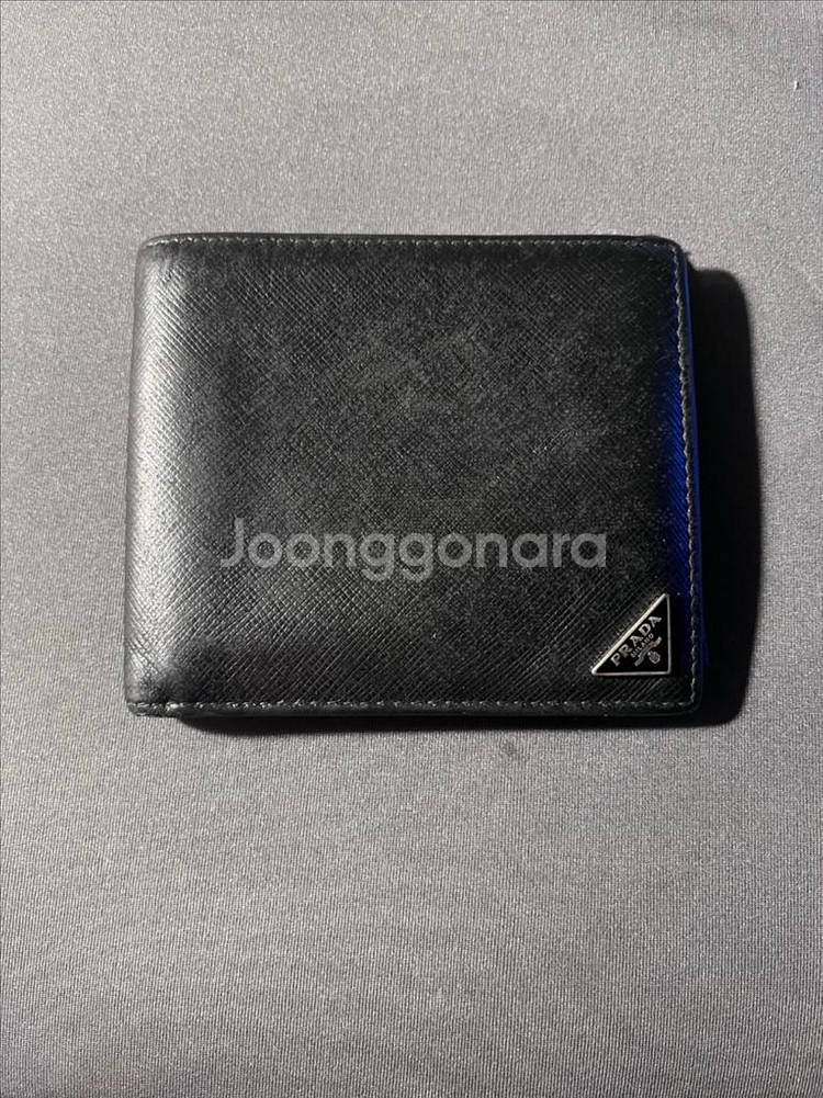프라다 사피아노 삼각로고 반지갑--0