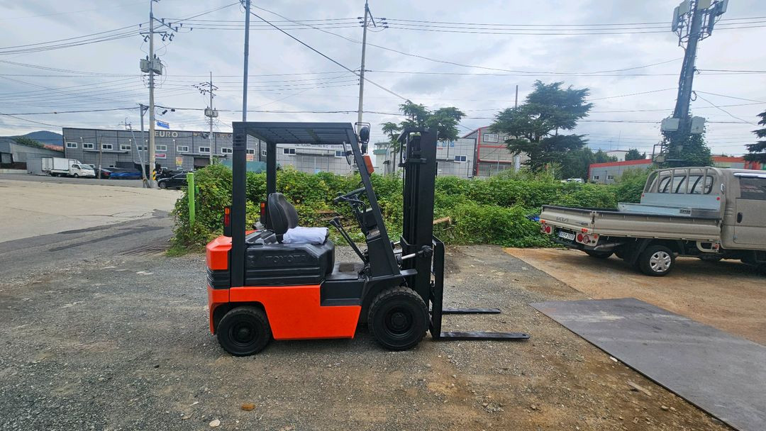초특가 저렴한 도요타 가솔린 1.5톤 지게차 3m 수동 이미지