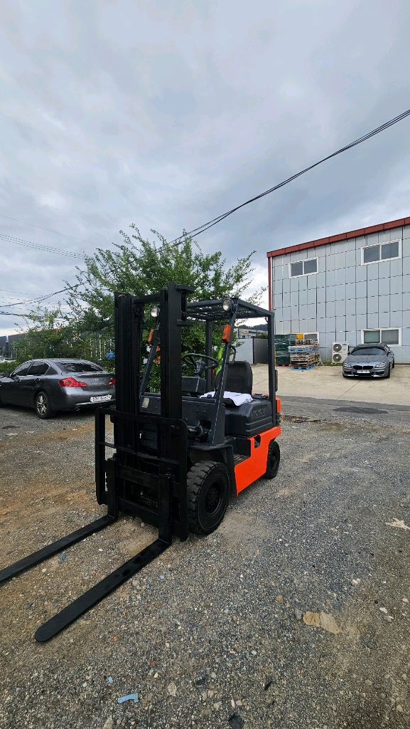 초특가 저렴한 도요타 가솔린 1.5톤 지게차 3m 수동 이미지