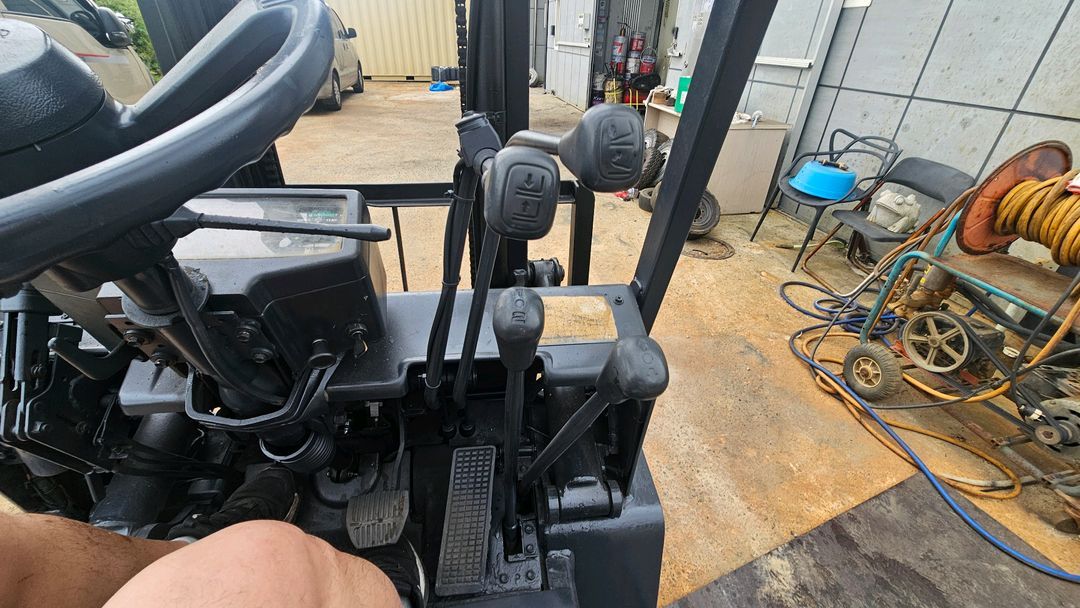 초특가 저렴한 도요타 가솔린 1.5톤 지게차 3m 수동 이미지