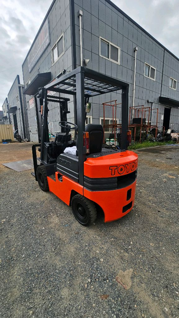 초특가 저렴한 도요타 가솔린 1.5톤 지게차 3m 수동 이미지