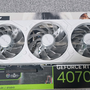 갤럭시 RTX 4070ti suprer 화이트 팝니다