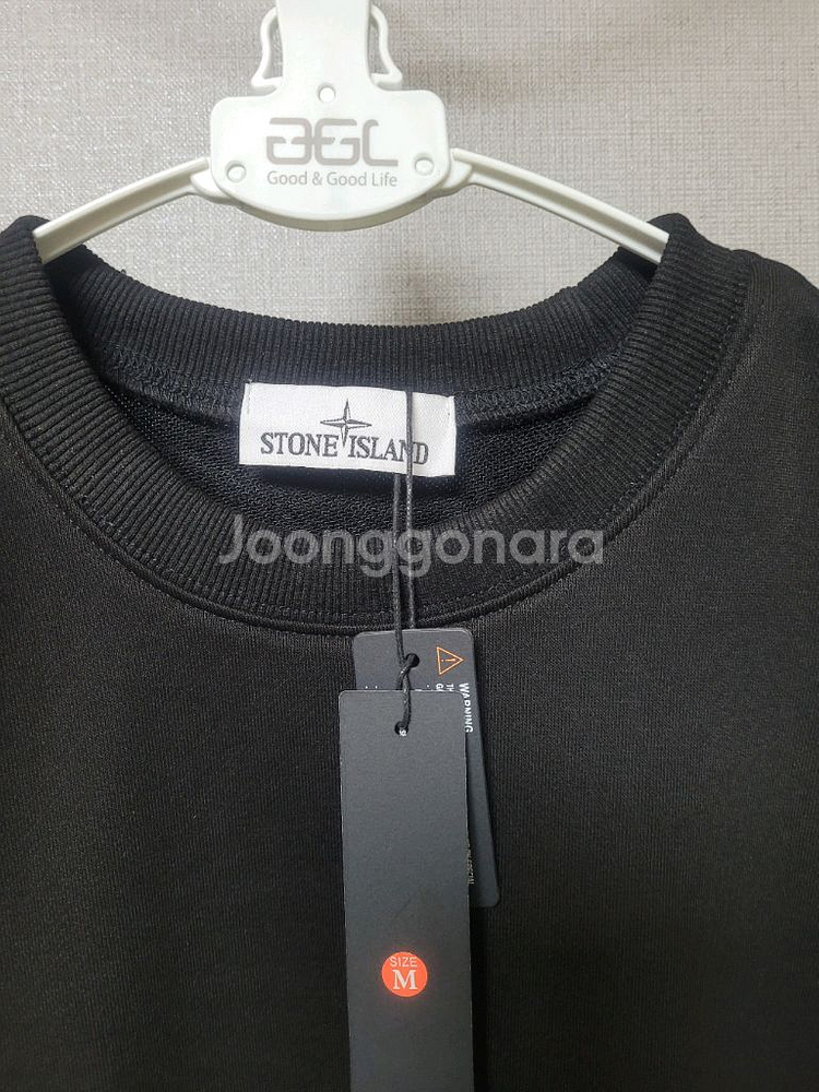 스톤아일랜드 맨투맨 티셔츠--3