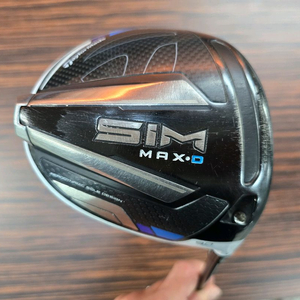 테일러메이드 SIM MAX-D 드라이버