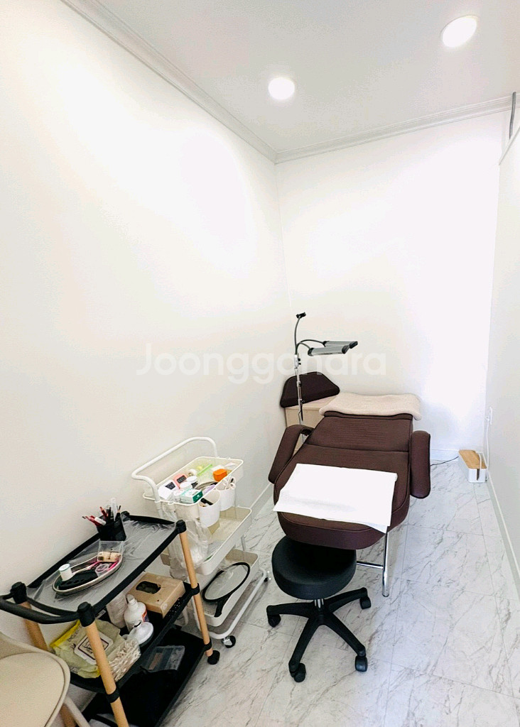 3단 메모리폼 미용베드(거의새것)+블랙 트롤리--2