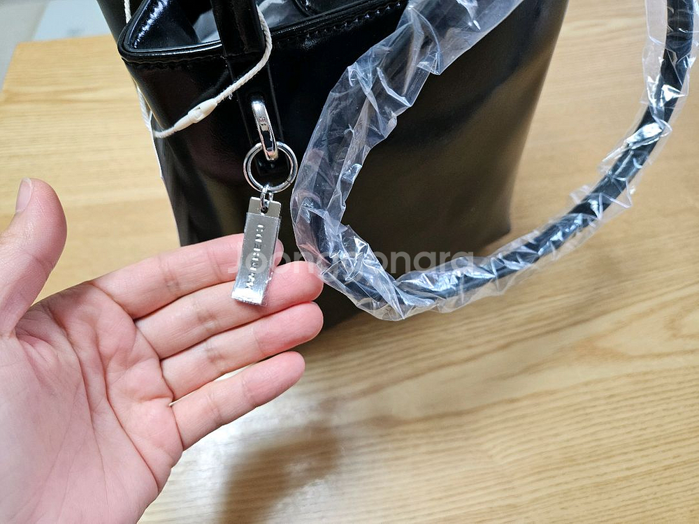 [새상품] 마르헨제이 로메 비건레더 숄더백(가격내림)--5