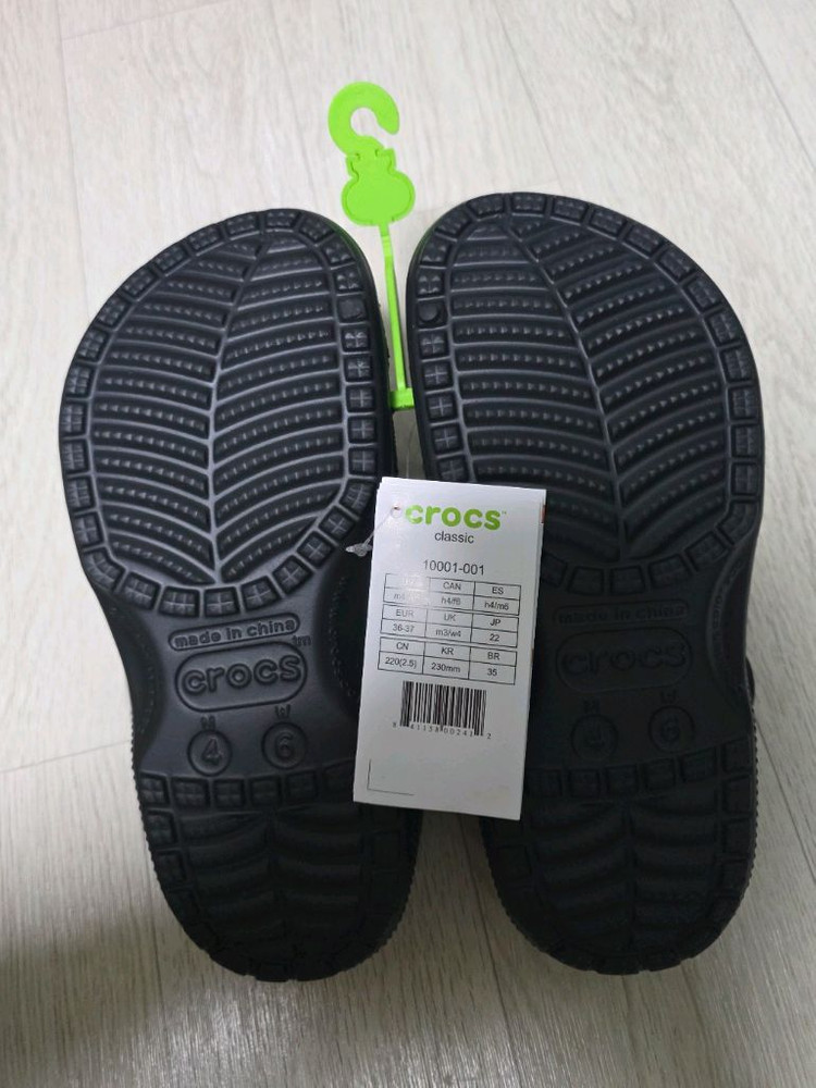 크록스 클래식 클로그 블랙(230/ M4W6정품)--4