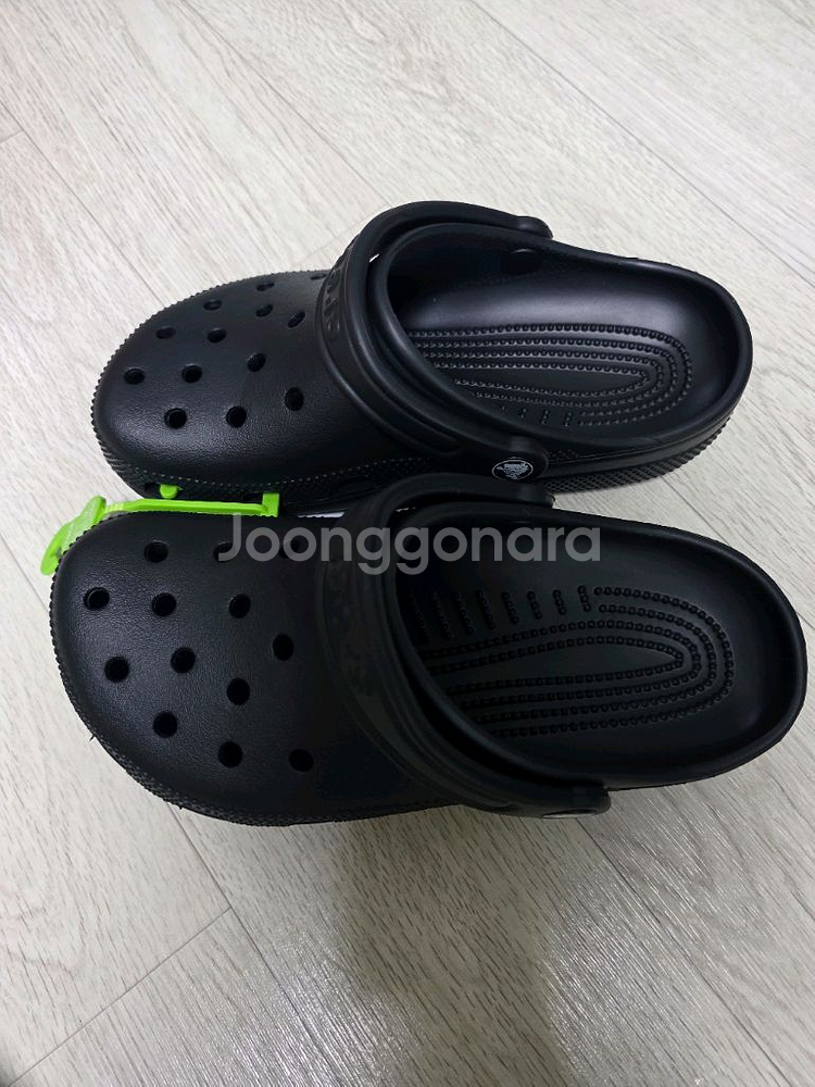 크록스 클래식 클로그 블랙(230/ M4W6정품)--2