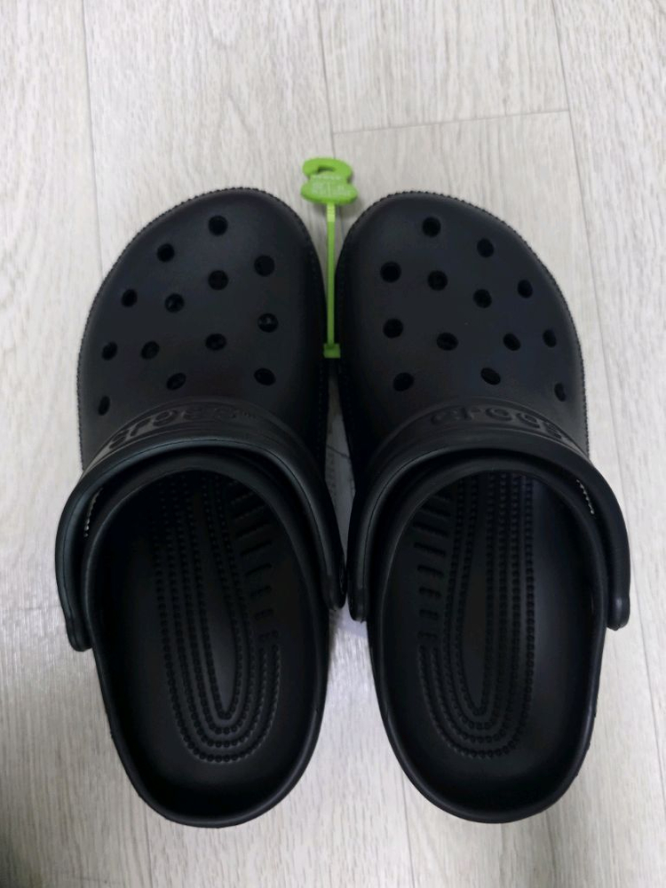 크록스 클래식 클로그 블랙(230/ M4W6정품)--5