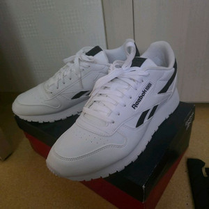 리복 클래식 비건 285mm