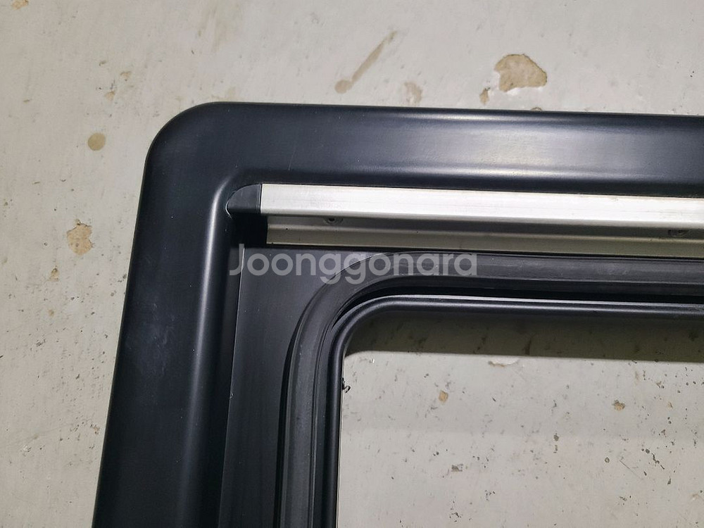 캠핑카 창문 500 300.--4